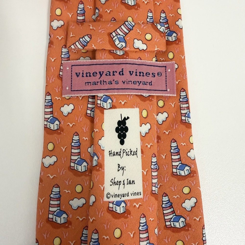 Vineyard Vines Men's Tie Lighthouses Orange Satin Silk 3 3/8" (W) x 60" (L) euc